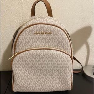 Michael kors backpack, only used two times. Amazing condition inside and out